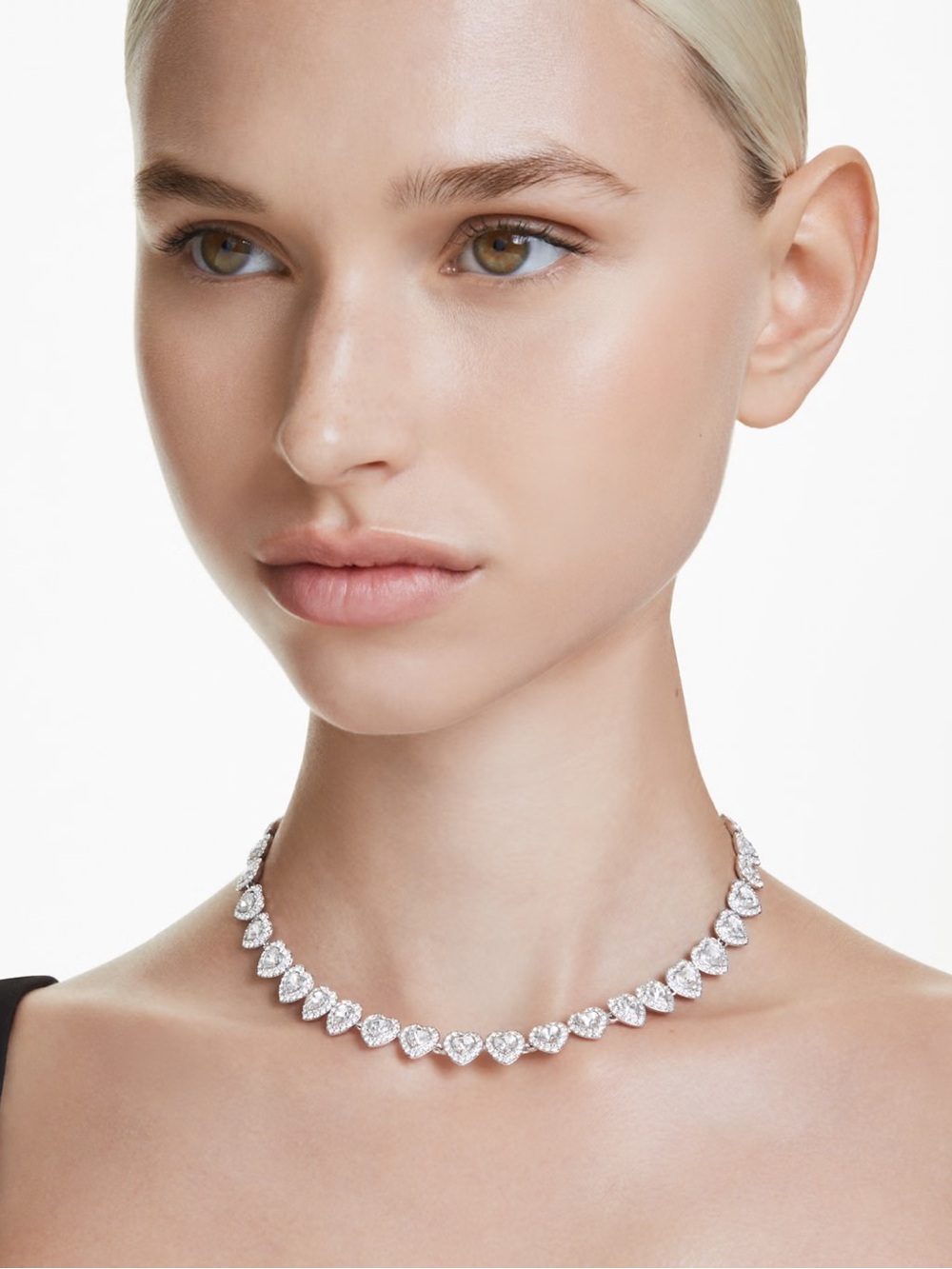 Ariana Grande x Swarovski Heart Necklace Set - Picture 7 of 9